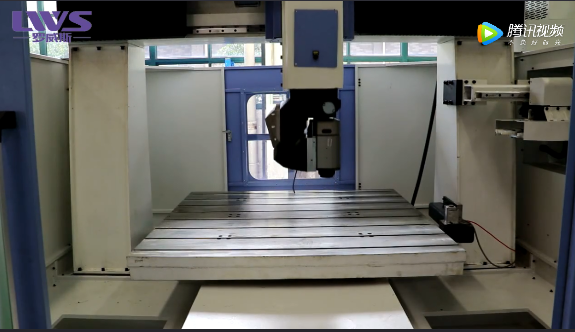 龍門(mén)五軸加工中心動(dòng)態(tài)演示